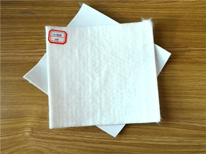 複合(he)土工膜（一布(bù)一模）