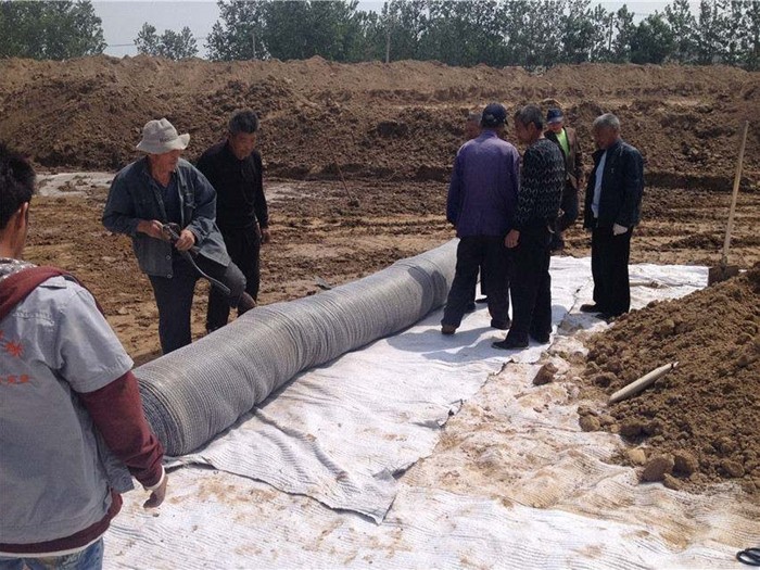 膨(péng)潤土防(fang)水毯施(shi)工