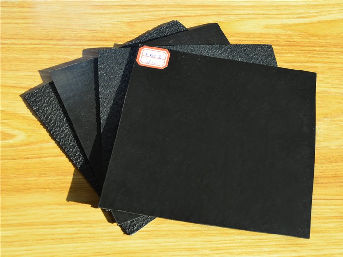 糙(cāo)面HDPE土工膜(mo)