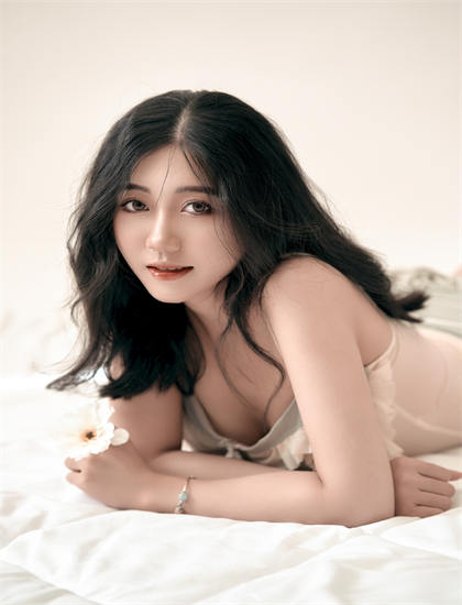 历史正剧：连环杀手之家的叙事技巧与导演风格——东方与西方的碰撞